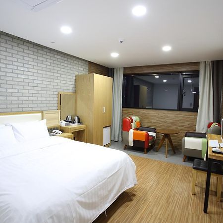 Diamond Tourist Hotel Inchon Exteriör bild
